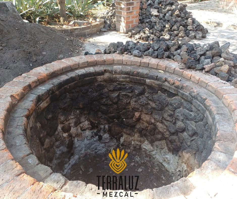 Horno de piedra para cocción del agave